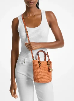 Bolsa a tiracolo em palha tricotada Quinn extrapequena | Michael Kors [PT]
