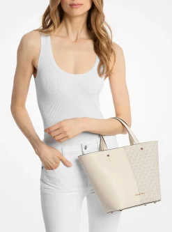 Mala tote em pele granulada e com logótipo exclusivo Flora média | Michael Kors [PT]