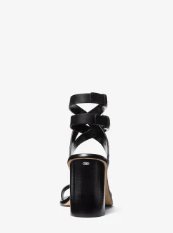 Sandália com tacão em pele com tachas Irene | Michael Kors [PT]