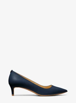 Sapatos pump com salto baixo em pele Alina Flex | Michael Kors [PT]